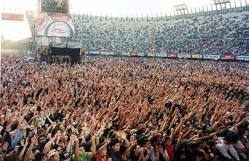 Conectando comunidades a través de emociones - el community conector