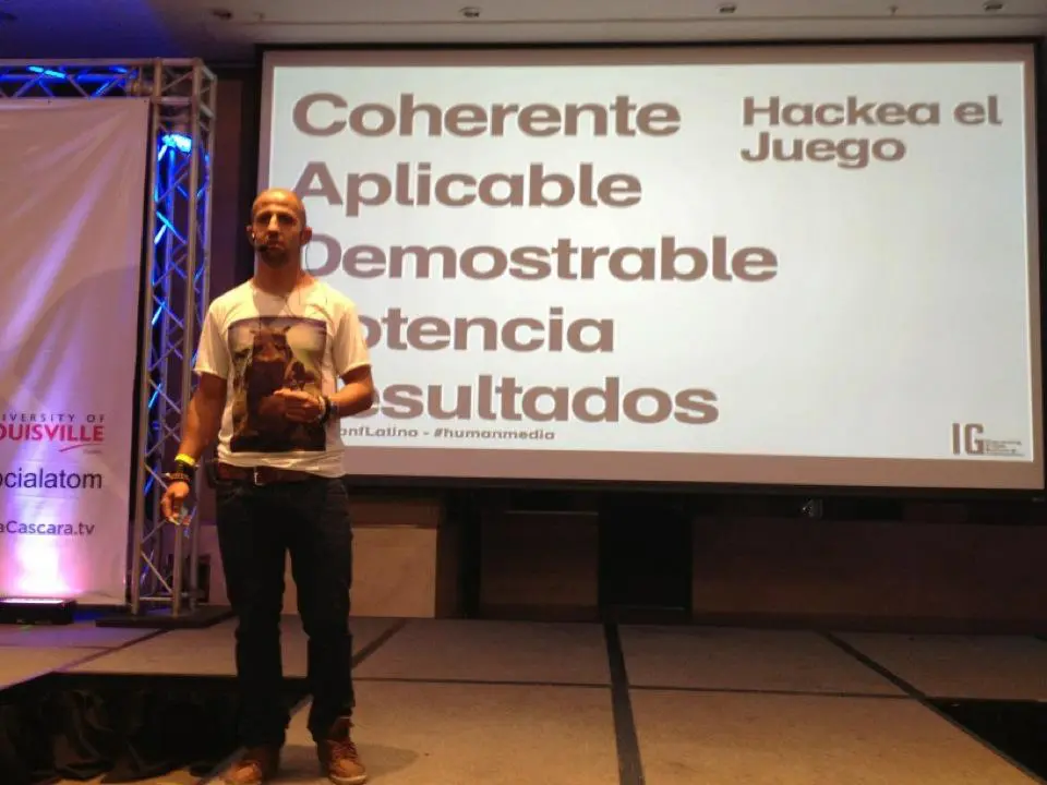 Human Media - isragarcia - webconflatino