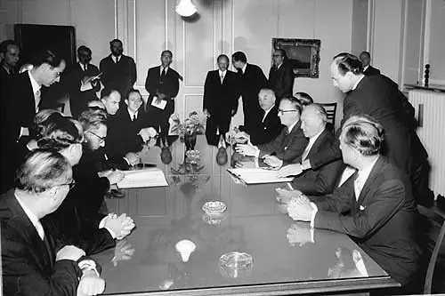 El Contrato Humano que Firmas Cuando Utilizas Social Media