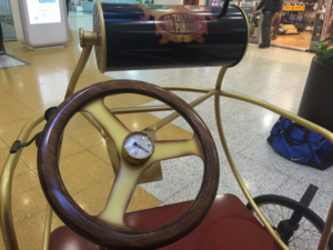 la-makina-del-temps---autos-locos-red-bull