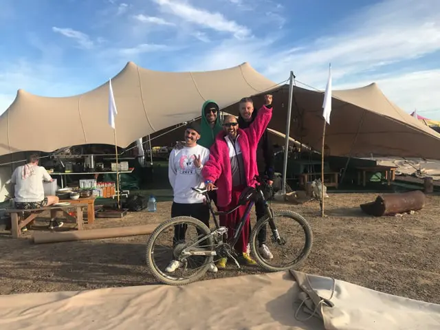 desafío deportivo por una buena causa - Ride to Afrika Burn