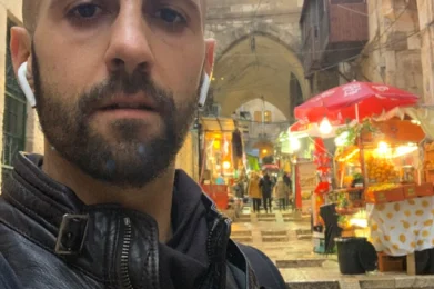 Esto es algo aleatorio sobre mí, Isra García. Si quieres saber algo más, solo pregunta. No tengo secretos para ti, mi lector o lectora.