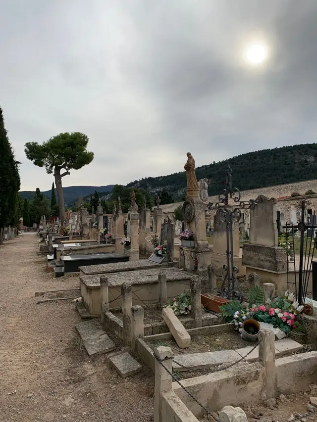 Por qué pasear por el cementerio te ayuda a ser mejor persona...