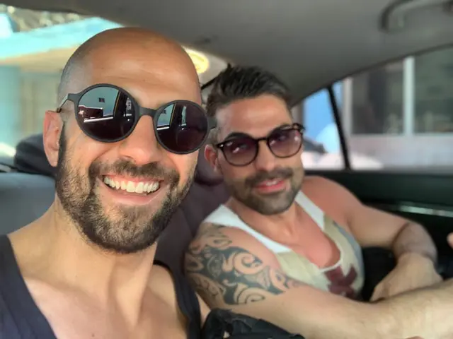 Y el viaje continúa - el viaje alrededor del mundo: Isra Garcia y oscar Valdelvira