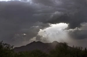 aguanta y atraviesa la tormenta de tu vida