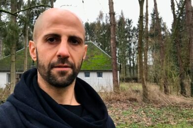 qué aprendes meditando y sirviendo en vipassana