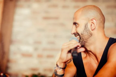 hacer lo que odio como si lo amase