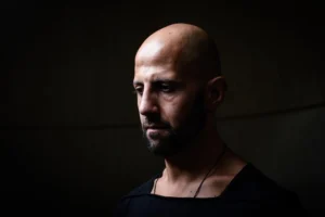 entrar en guerra contigo mismo es encontrar la paz - isra garcia