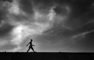 El tiempo solo continúa hacia delante