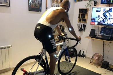 isra garcía preparándose para el Ultraman Holístico