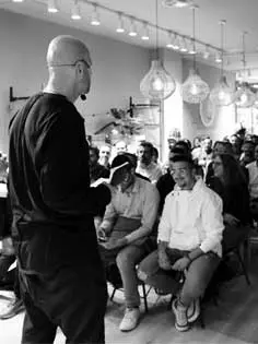 busca destacar, compromiso con las metas