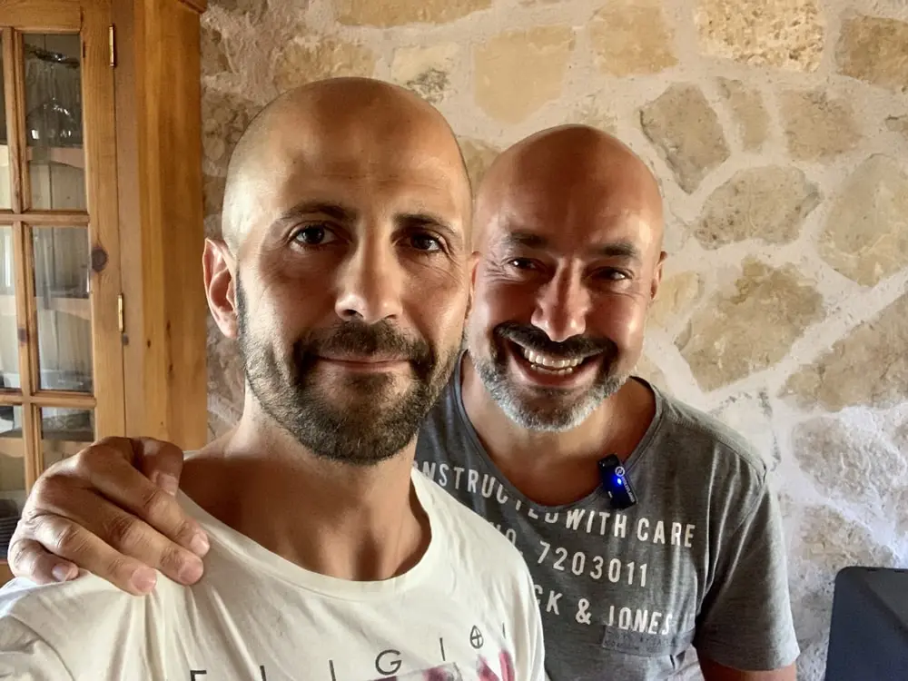 Isra Garcia comparte con Oscar Lobo cómo ir despacio, cómo eliminar la prisa, el poder de la quietud, técnicas de alto rendimiento holistico y cómo ha resuelto su vida