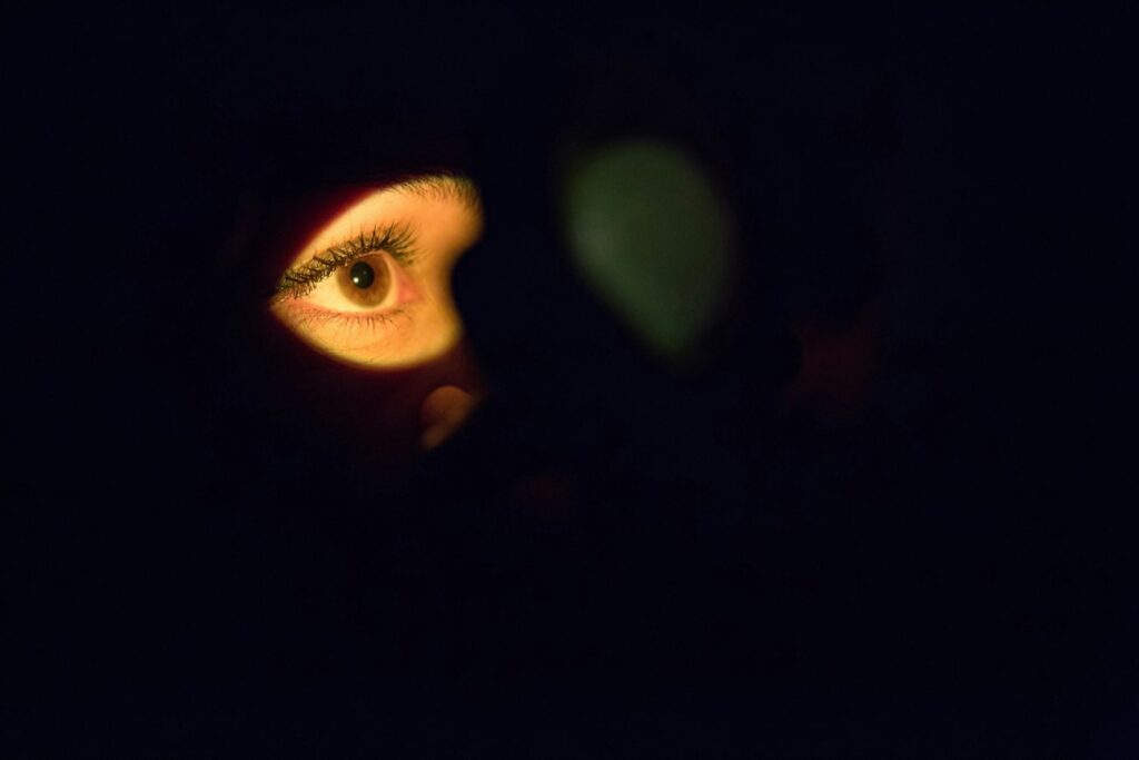 qué es lo que sucede en un retiro de oscuridad