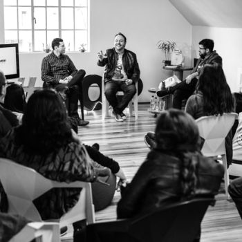 La mejor educación disruptiva es aquella que te hace sobresalir de ti mismo y no del resto - Stand OUT Program...