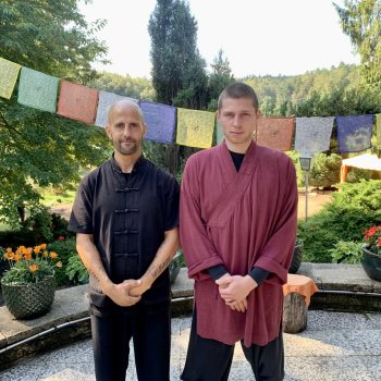 Shi Miao Jian nos cuenta cómo es su vida en el templo shaolin europa y cómo es ser un estudiante maestro y vivir el estilo de vida shaolin