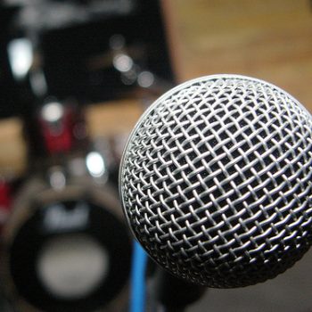 cómo actuar como speaker